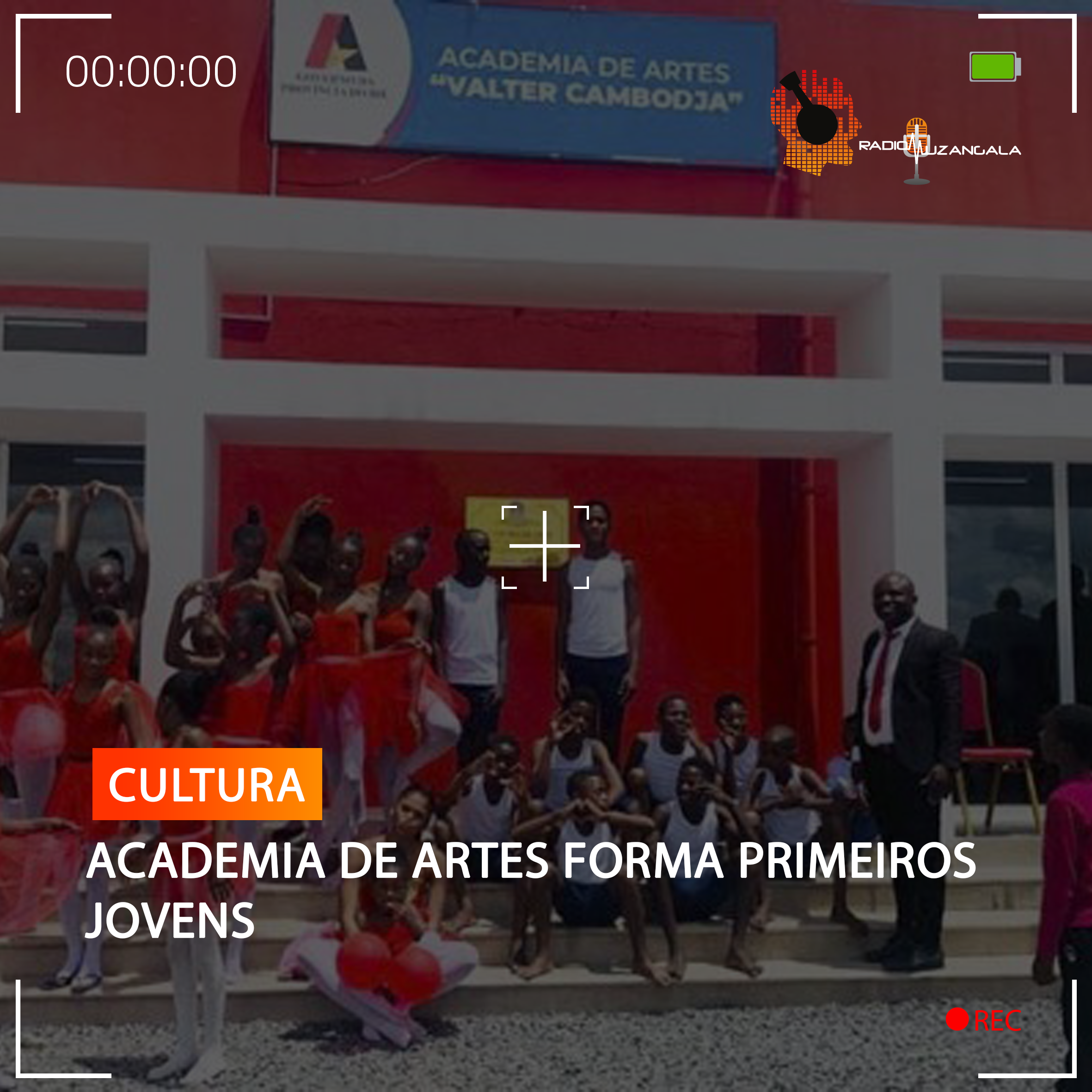 ACADEMIA DE ARTES FORMA PRIMEIROS JOVENS